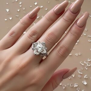 Elegant Silver Floral Ring